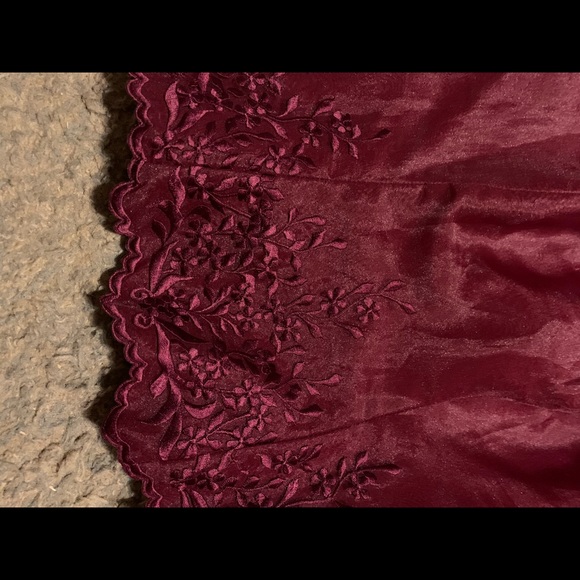 Gorgeous maroon two piece prom dress - Picture 6 of 7